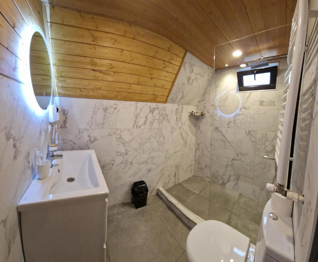 Ferienwohnung Misty Rocks Kazbegi Exterior foto